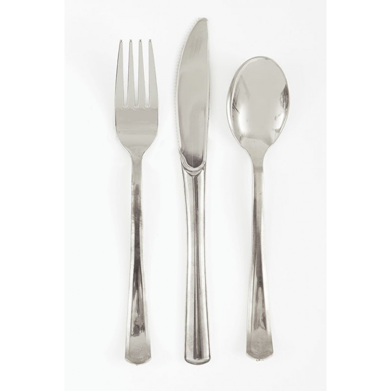 Galda piederumi metālika sudraba krāsā, 18 gab. plastmasas.(6 dakšas, 6 karotes, 6 naži) 