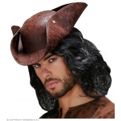 Pirata trijstūrenē zem ādas