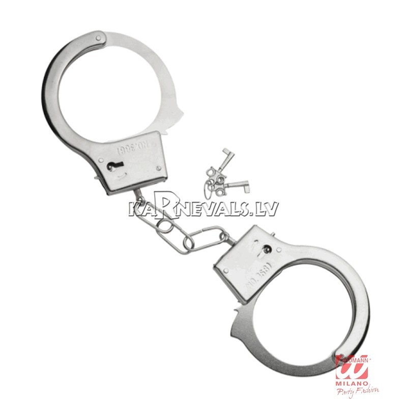 Metāla rokudzelži ar atslēgām.