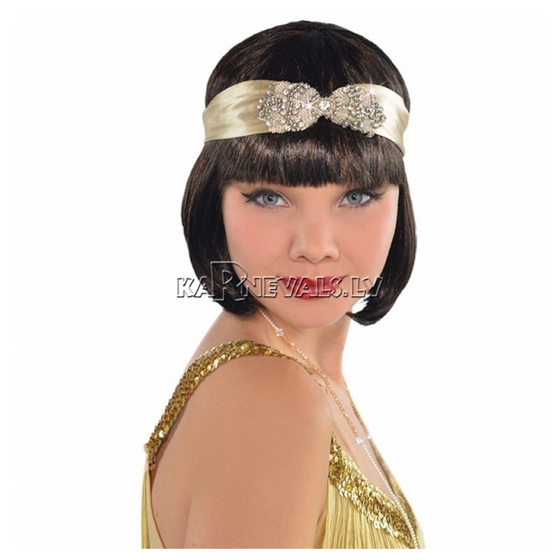 Головной убор в ретро стиле, в стиле 20-х годов. Сатин цвета шампанского с апликацией камнями по центру