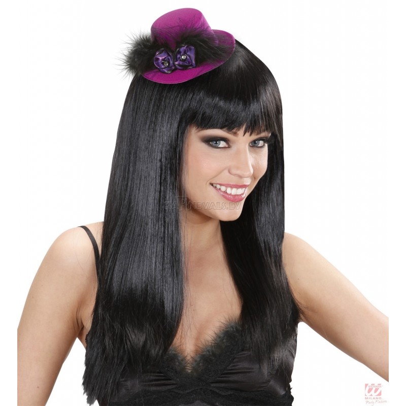 Rozā mini cepure, ar divām violētām rozēm un spalvām